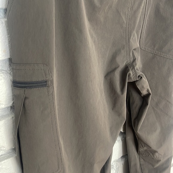 REI Hiking Pants Dark Charcoal Gray Outdoor Gorpcore Men’s size 36W x 30L - Picture 6 of 7